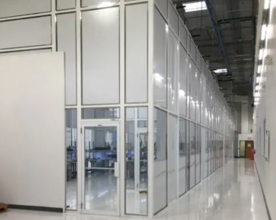 Tall cleanroom